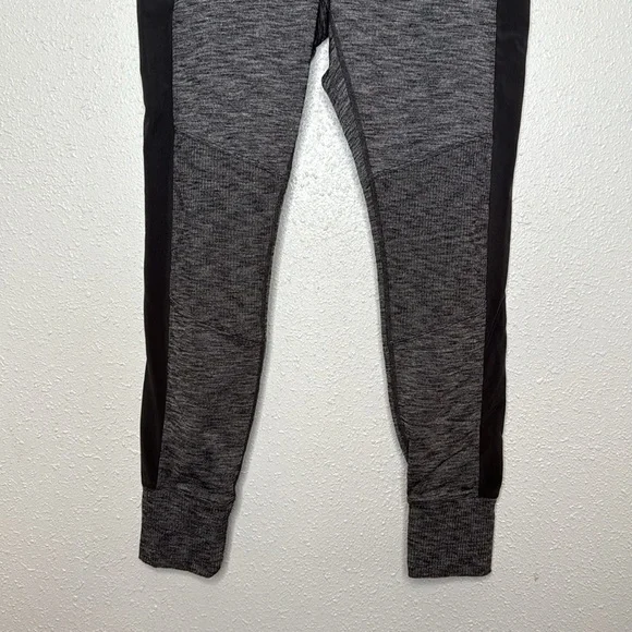 Athleta Women's Gray Excursion Hybrid Leggings Size Medium - Picture 5 of 6